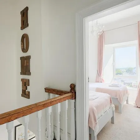 Дом отдыха Holland House No1 *